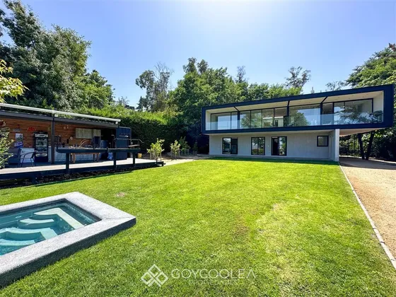 Casa En Venta De 5 Dorm. En Las Cabras
