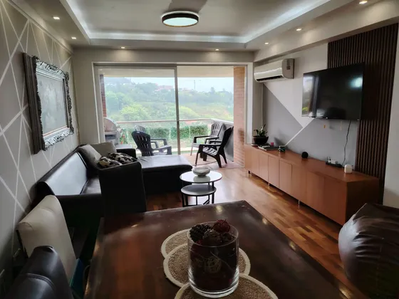 Venta De Apartamento En Altos De Villanueva, El Hatillo 100m2 2/2/2