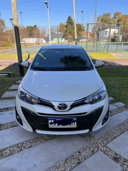 Toyota Yaris 1.5 107cv Xls Pack Cvt Sedan