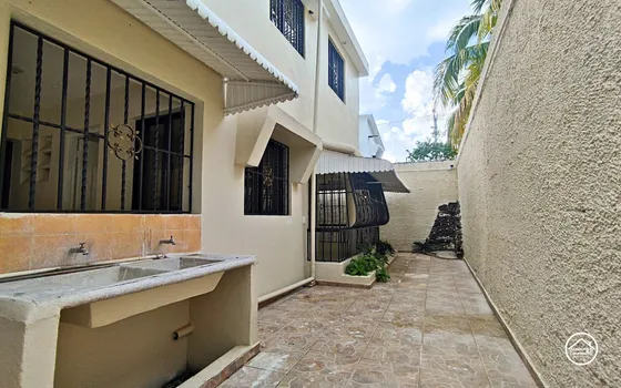 Casa Familiar, Próxima A La Sirena De San Isidro