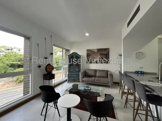 En Alquiler Bello Apartamento Remodelado Y Amoblado En Los Naranjos De Las Mercedes. Ys1273132