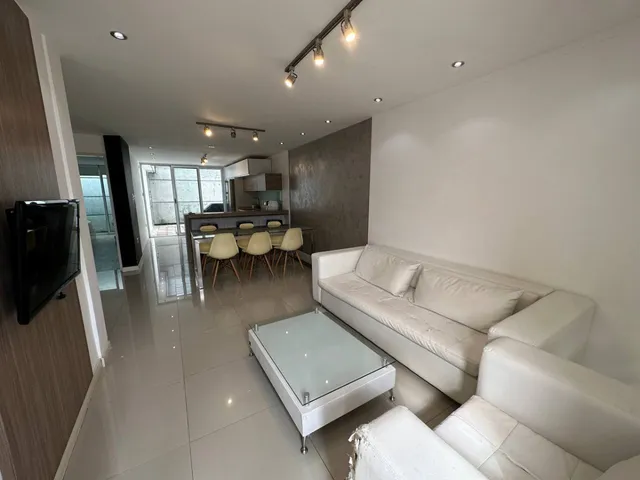Espectacular Y Moderna Casa En Cabudare Remodelada  En Excelente Ubicacion Con Facil Acceso A La Avenida Intercomunal Vigilancia Privada Las 24 Horas Tanque Subterraneo De 3000 Litros Cocina Equipada