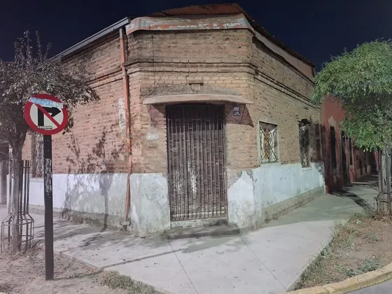 Casa En Venta De 5 Dorm. En Independencia