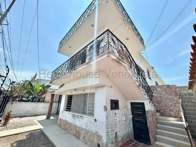 Dalisa Bigott Vende Casa Comercial Cerca De Av. Venezuela, Barquisimeto | 4h/4b | 540 M², Potencial Para Bodegón, Clínica O Colegio | #25-18049