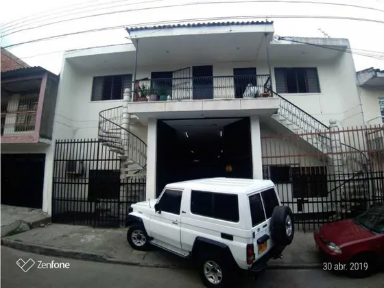 Vendo Bodega Oriente De Cali Barrio Santa Elena 2 Nivel 2 Apartamentos