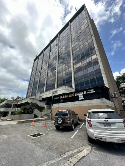 Alquiler De Amplia Oficina Centro Empresarial Macaracuay Dr