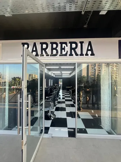 Se Vende Derecho De Llave De Barberia Con 5 Estaciones
