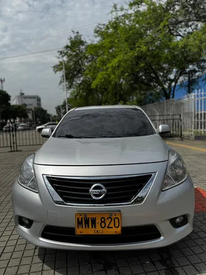 Nissan Versa 1.6 Advance