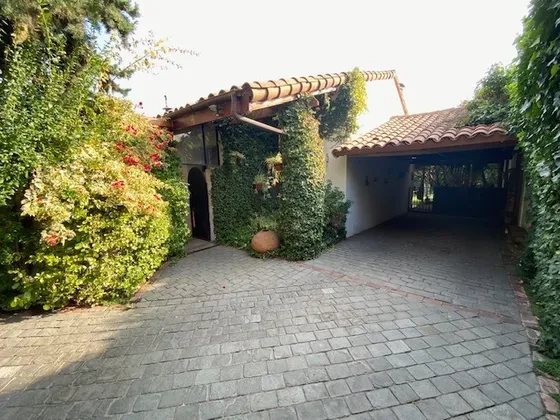 Preciosa Casa En La Reina!!