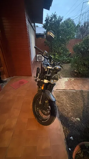 Husqvarna Svartpilen 401 Mod 2021