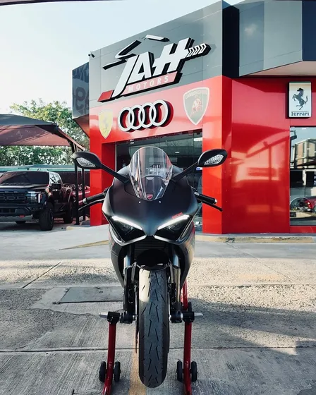 Ducati Panigale V2