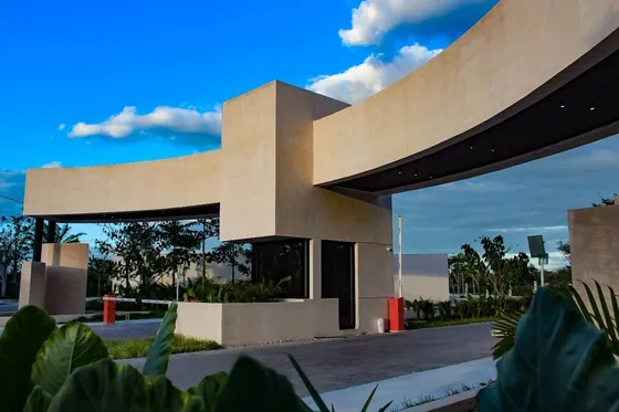Terreno En Venta En Cholul, Mérida