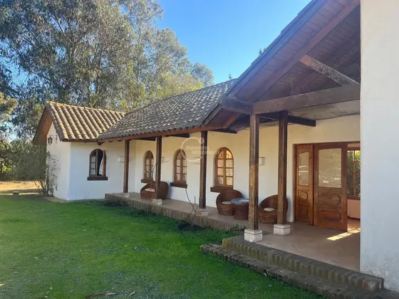 Casa En Venta De 4 Dorm. En Santo Domingo