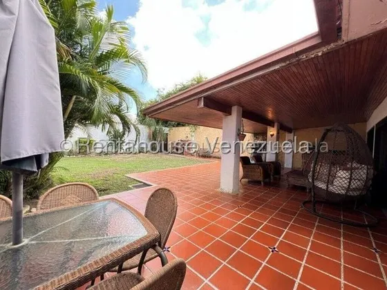 Tg Casa De Un Solo Nivel En Venta En Lomas De La Trinidad, Con Bella Terraza 25-23000 Ys 