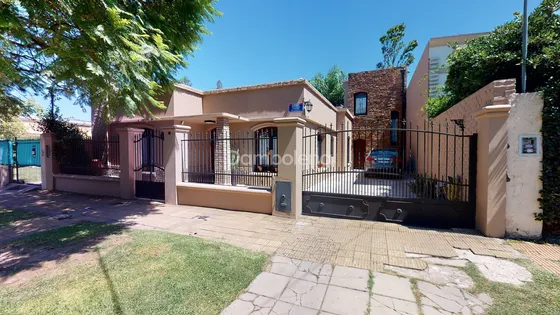 Casa  En Venta  - Moreno