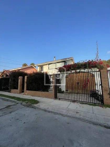 Se Vende Casa 4d/2b, Con Dpto. Independiente, Peñuelas, Cqbo