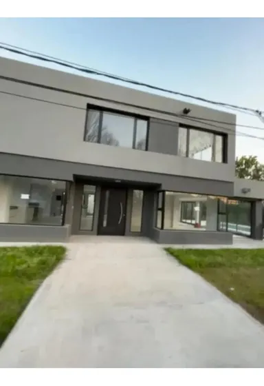 Casa En Venta - 4 Dormitorios 4 Baños - 455mts2 - Canning