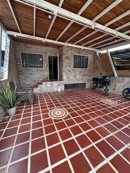 Casa De 2 Niveles En Lomas De La Hacienda, San Diego