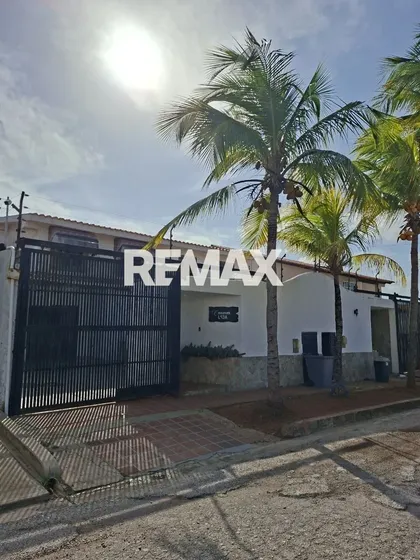 Casa En Playa El Ángel | Con Anexo En Obra Gris, Isla De Margarita Cod: 1966