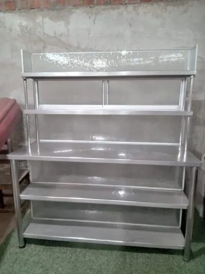 Mesa De Acero Inoxidable 5 Niveles Con Lunas Fijas Corredisa