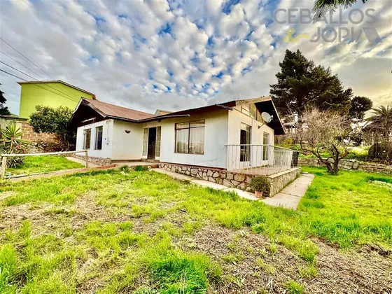 Casa En Venta De 3 Dorm. En Quilpué