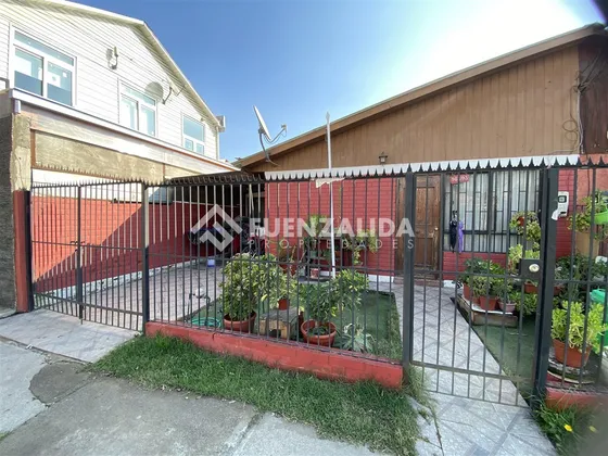 Casa En Venta De 3 Dorm. En Maipú