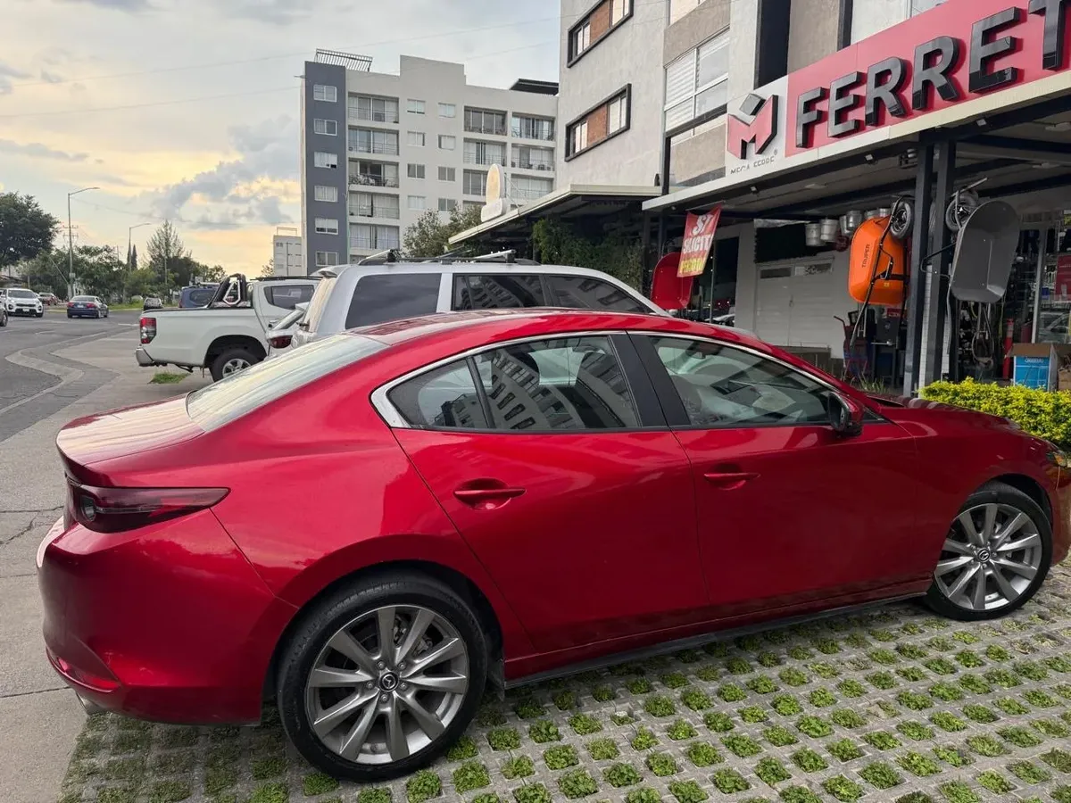 Mazda 3 2021453039930894592002