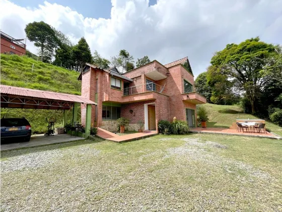 Casa Independiente Para Alquiler En La Loma Del Escobero, Envigado