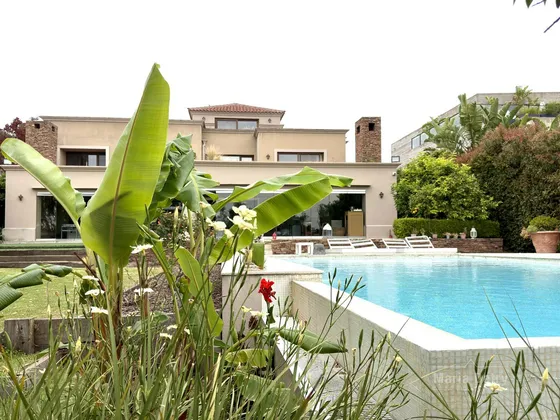 Casa En  Venta Golf  Al Lago Central 5 Dormitorios