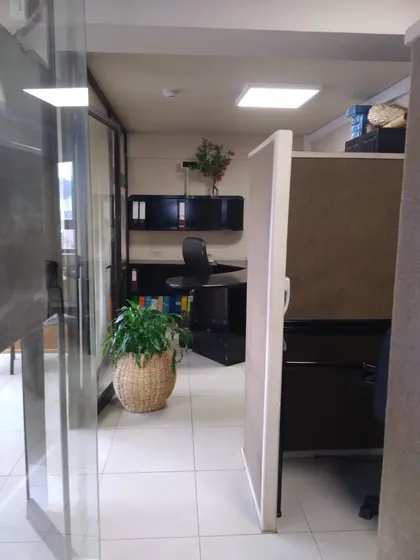 3 Privados, Sala Reuniones, 2 Baño En 70 M2