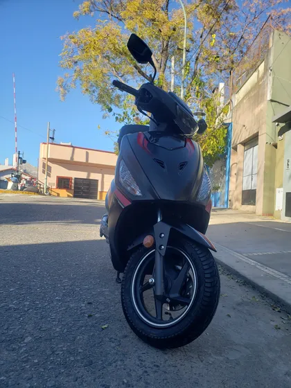 Hero Dash 125 2023, Excelente Estado, Titular Al Día