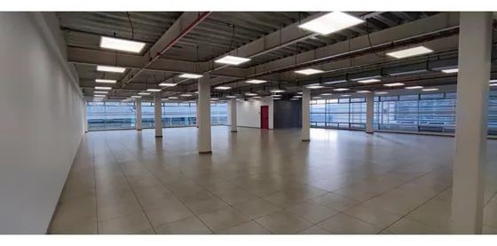 Oficina En Arriendo 745 M2, Sector Av. El Dorado, Bogota 