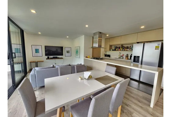Venta Apartamento Altos Del Poblado, Vista Ciudad.