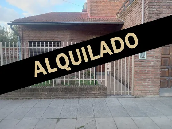 Casa En Alquiler En Isidro Casanova