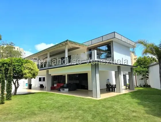 Bella Casa En Venta Remodelada Con Terrazas Jardin Amoblada Los Naranjos Del Cafetal Fc 26-22135