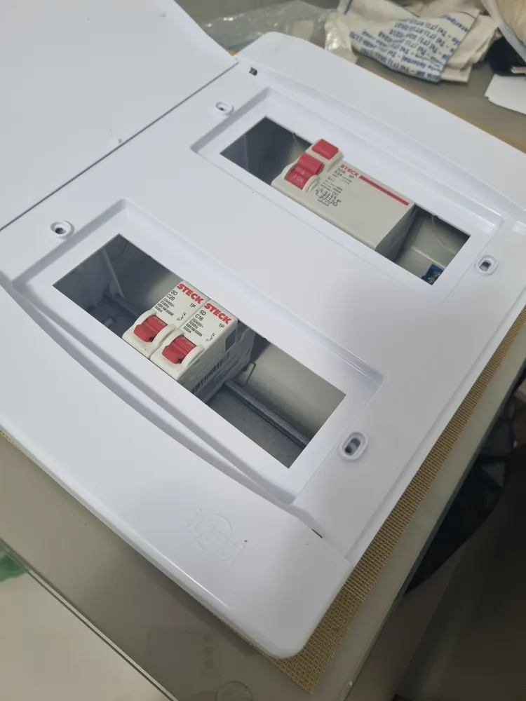 Quadro Distribuicao Embutir Pvc 16 Disjuntores Ilumi 620684