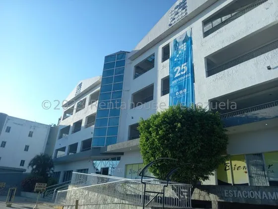 En Alquiler Local  Comercial En Los Guayabitos Excelente Ubicación Dentro De Las Instalaciones De La Clínica Mn Gmp  
