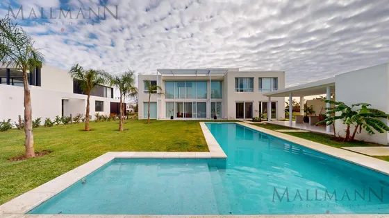 Luminosa Casa En La Berlina Con Diseño Moderno Y Funcional | Mallmann Propiedades