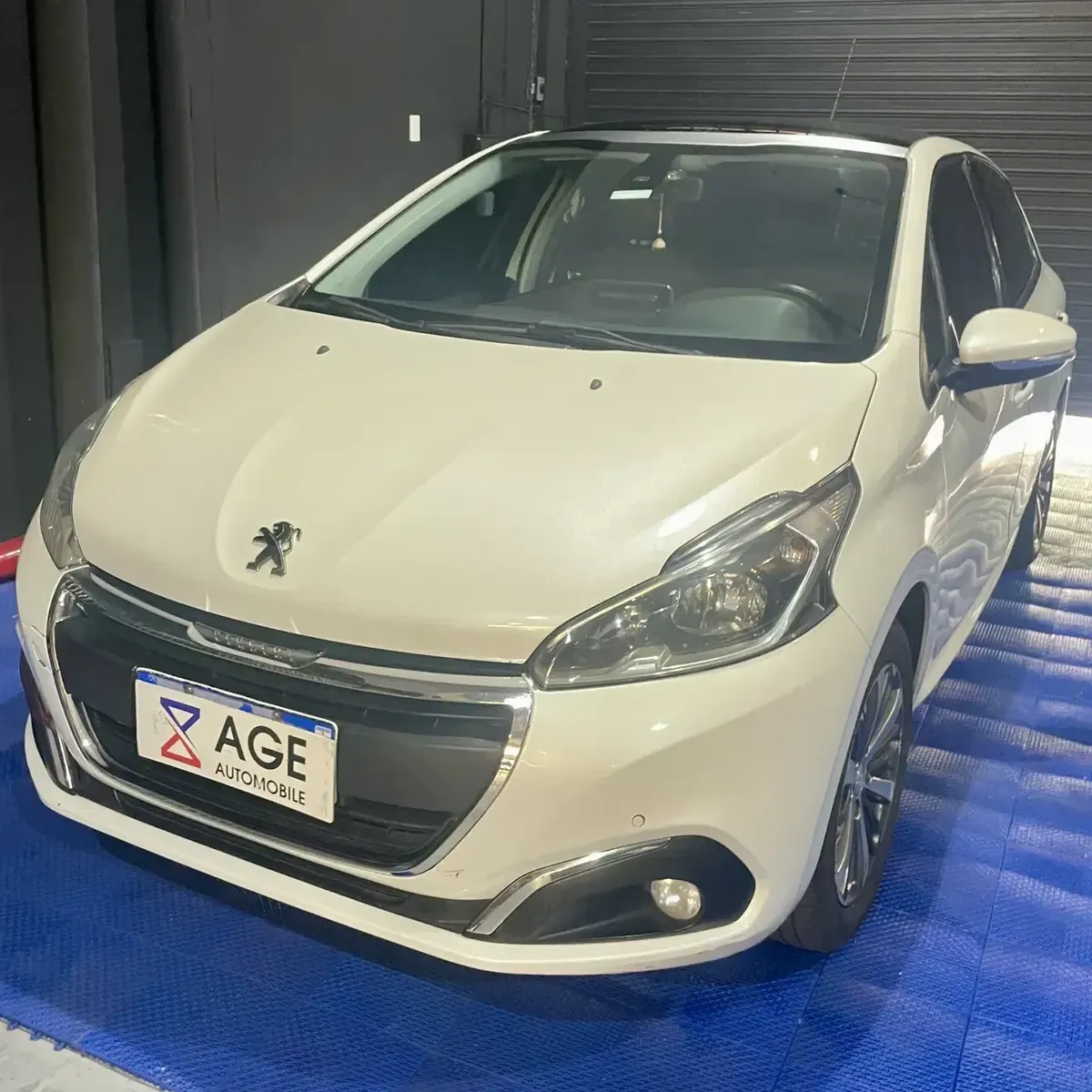 Peugeot 208 1.6 Feline