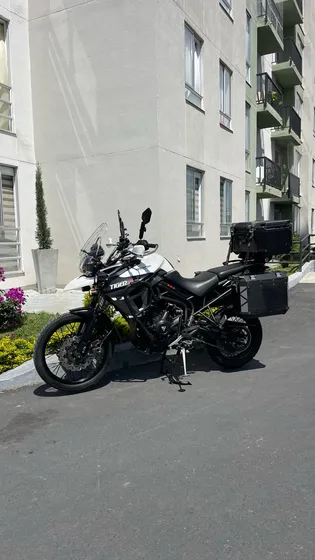 Triumph Tiger 800 Xcx