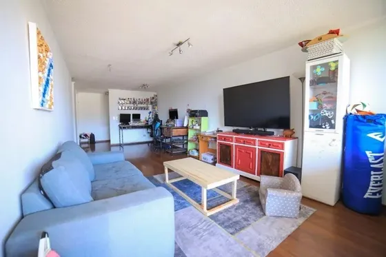 Departamento En Venta De 3 Dorm. 2 Baños En Las Condes
