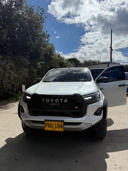 Toyota Hilux 2.8 Gr-s