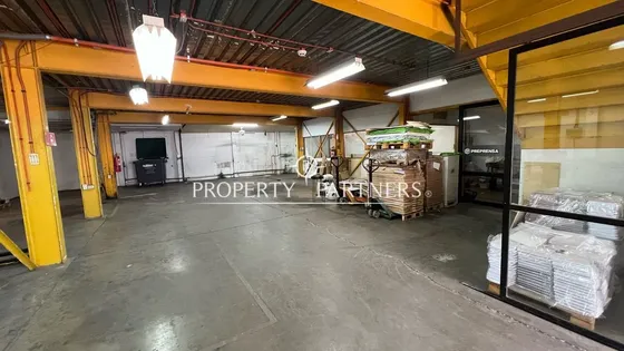 Venta De Galpón Comercial Con Oficinas