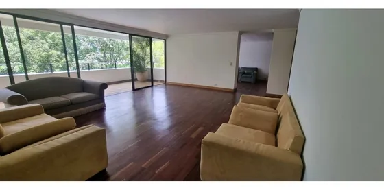 Venta Apartamento En Sector El Campestre Barrio Poblado. Medellin