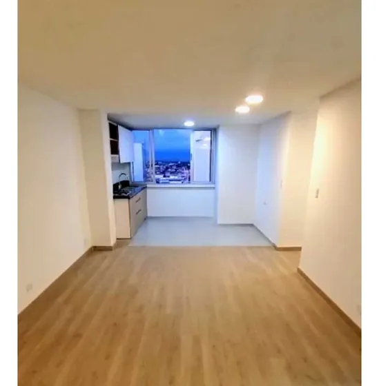 Apartamento Remodelado Frente A Hotel Aristi De Cali