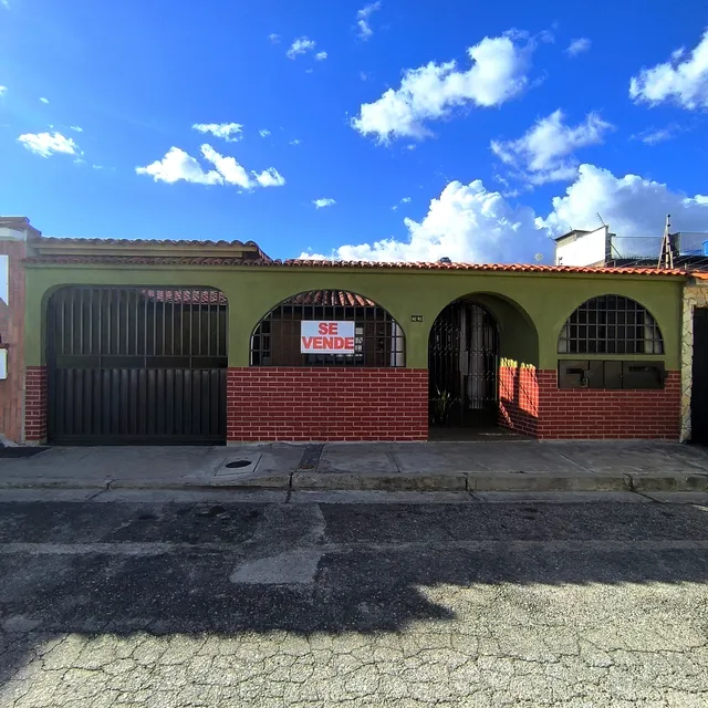 Casa En Venta Con 3 Anexos, Negociable, Castillejo Alcazar 