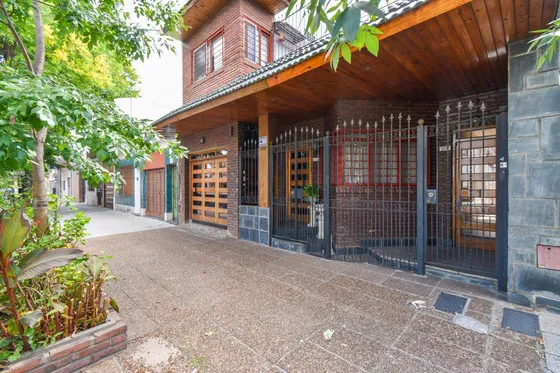 Venta Ph - 5 Ambientes - Ideal Dos Familias - Terraza Y Patio - Vélez Sarsfield