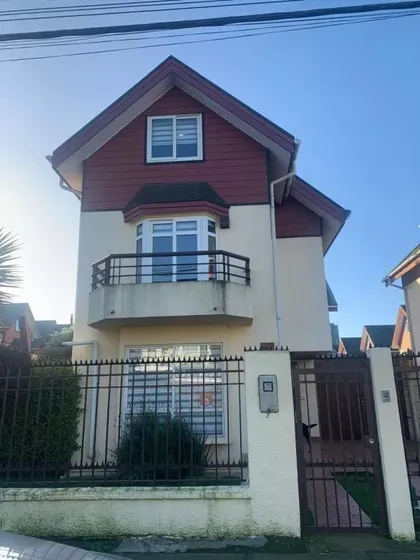 Venta Casa 3 Pisos 4d 3b 3e  Lomas San Sebastián