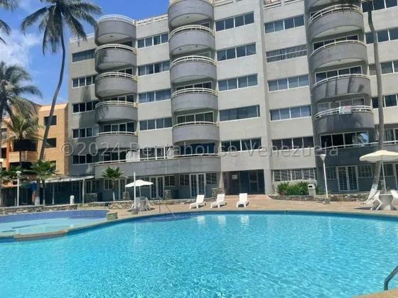 Julio Latouche 25-206 Apartamento En Venta Tucacas Falcón, Hermosas Áreas De Recreación, Planta Eléctrica 100% Y Pozo.