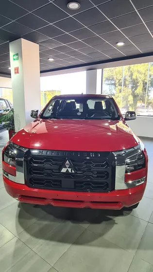 Mitsubishi L200 2.4 Cd Gls 4x4 At